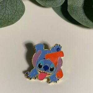 ✨ Disney Loungefly Alphabet Mystery Pin – Stitch with Letter “T” ✨